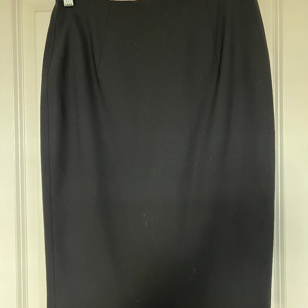 NWT HUGO BOSS VILINA1 PENCIL SKIRT SZ 4 - BLACK - A WARDROBE MUST HAVE!!!